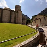 Terme Retreat - 1 Bedroom With Garden * Genga